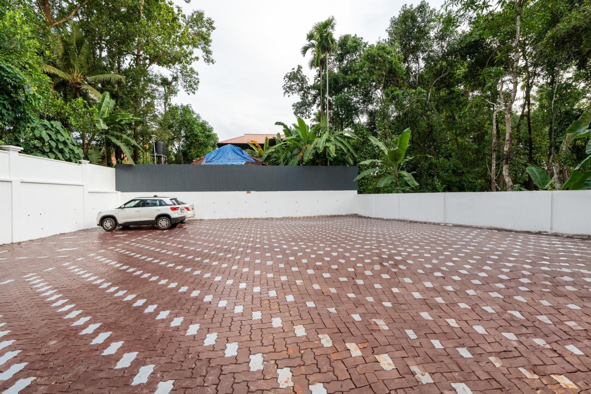 Cochin Airport Hotel Kochi ภายนอก รูปภาพ