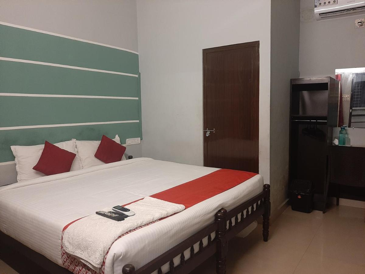 Cochin Airport Hotel Kochi ภายนอก รูปภาพ