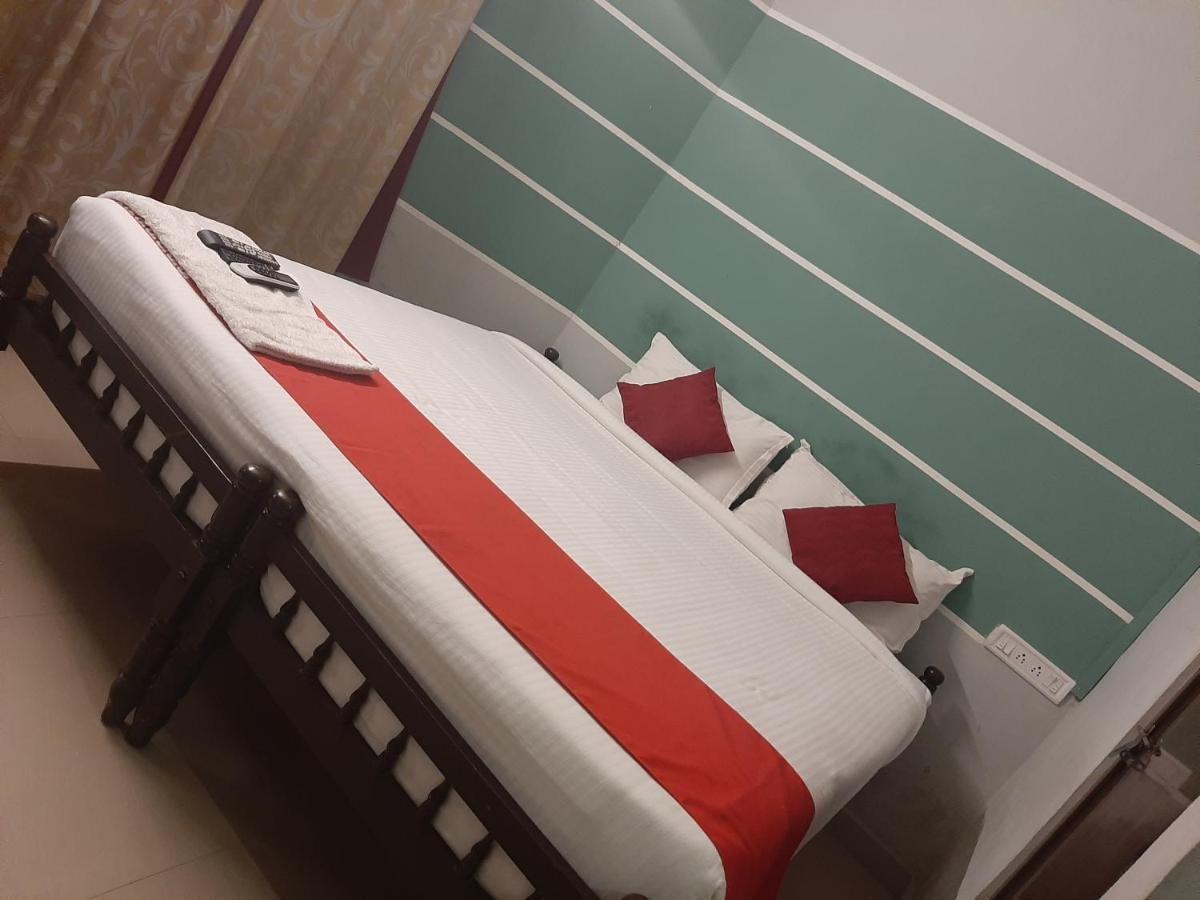 Cochin Airport Hotel Kochi ภายนอก รูปภาพ
