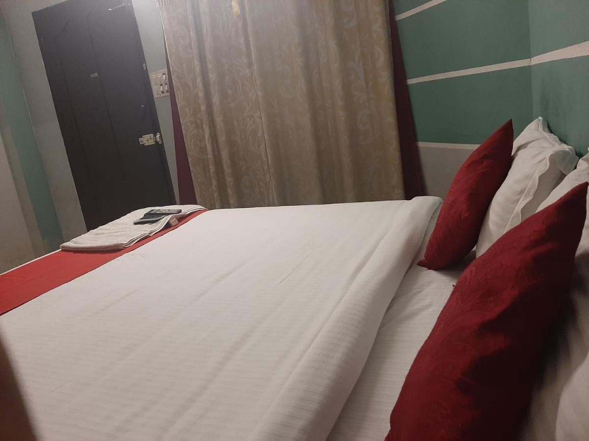Cochin Airport Hotel Kochi ภายนอก รูปภาพ